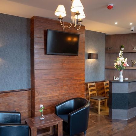 Eagle Hotel Luton Airport Bagian luar foto
