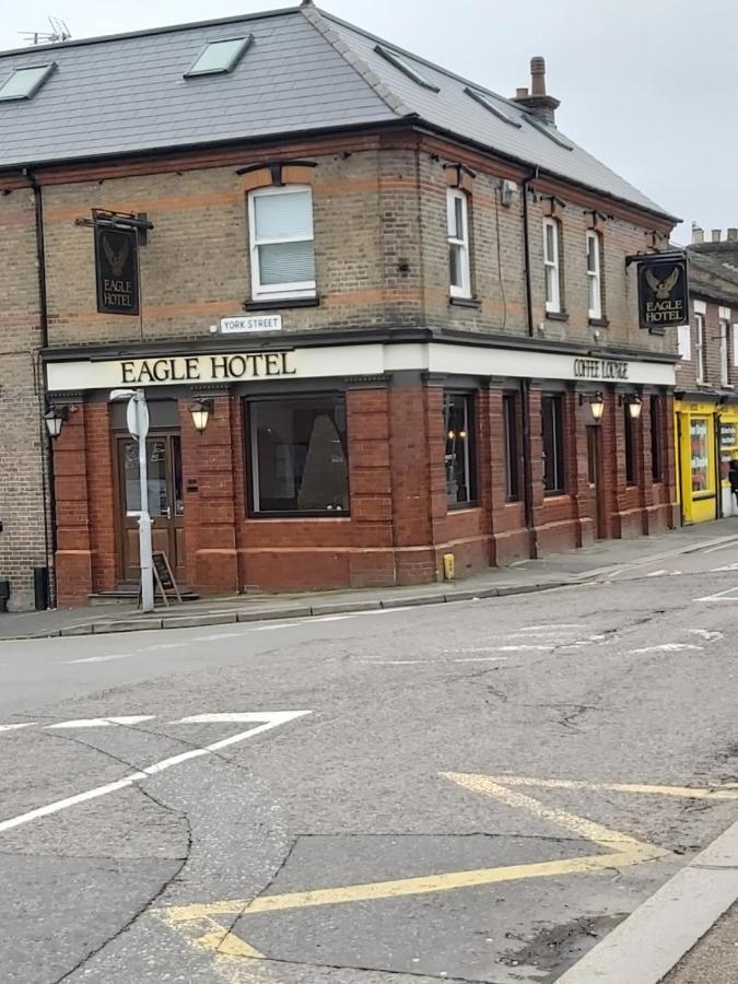 Eagle Hotel Luton Airport Bagian luar foto